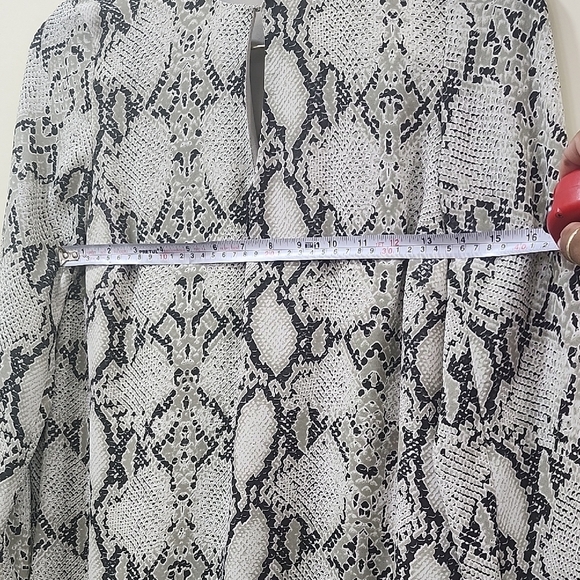 Snakeskin Print Olivaceous Black and White Dres Mini - Picture 10 of 11